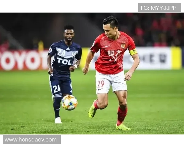 天津队与恒大队激战正酣比分揭晓引发球迷热议 天津队与恒大队激战正酣比分揭晓引发球迷热议